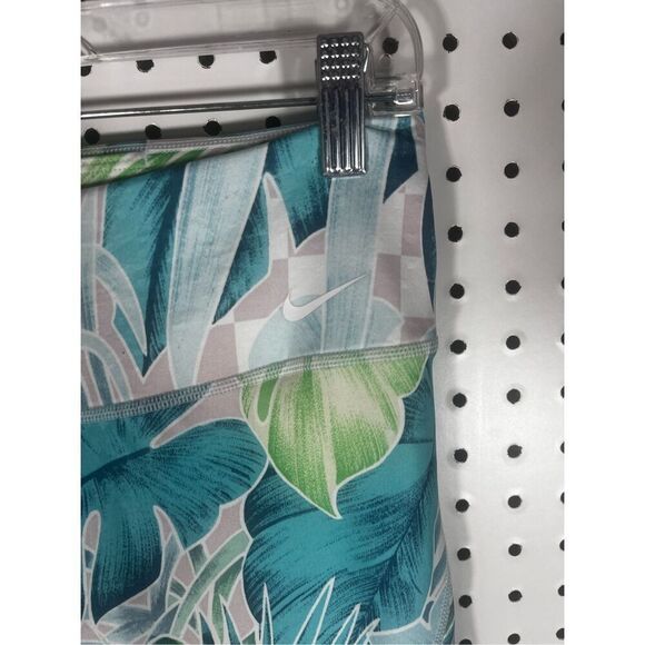 Nike dri fit Capri leggings size m - Picture 6 of 8